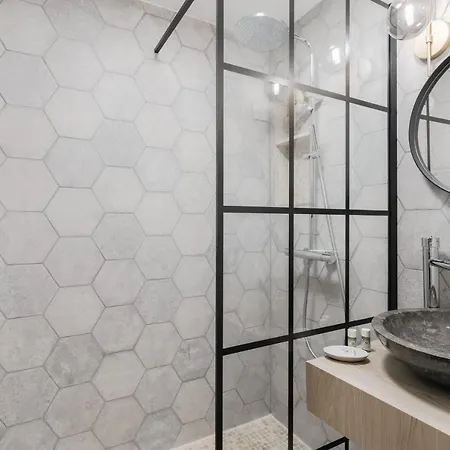 Modern With Parking Place Morny *