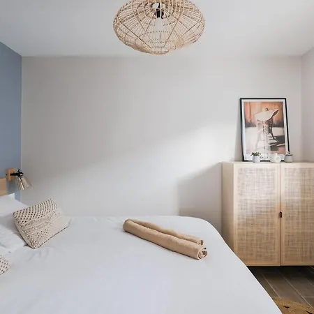 Modern With Parking Place Morny Apartman