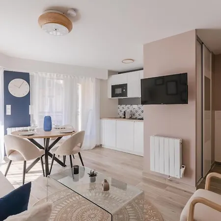 Modern With Parking Place Morny Apartment Deauville
