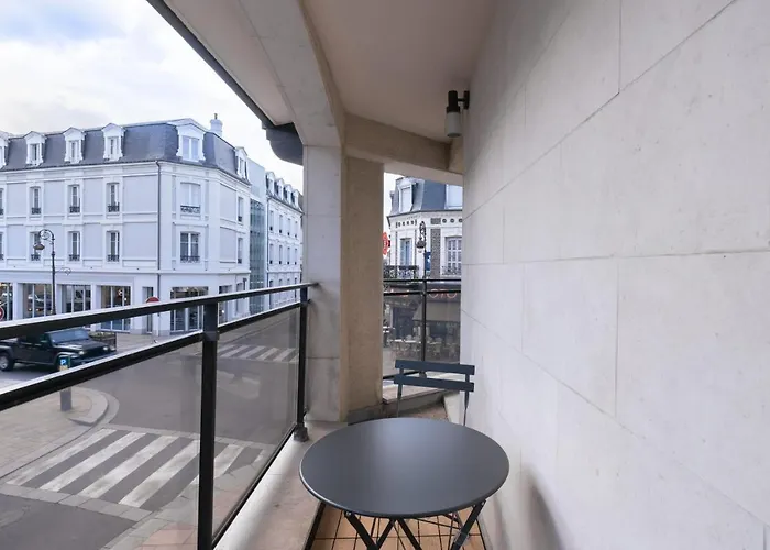 Modern With Parking Place Morny *